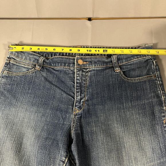 Old Navy The Dreamer Jeans Womens 14 Blue Bootcut Stretch Distressed Denim Pants - Picture 5 of 16